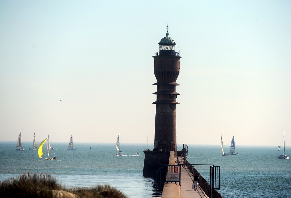 Le feu de Saint-Pol, un phare situé en bout de la jetée ouest du port de Dunkerque